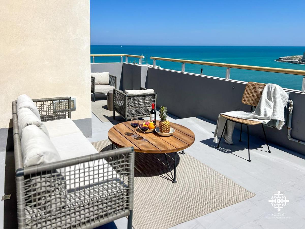 Infinito - Attico Sul Mare Apartment Весте Екстериор снимка